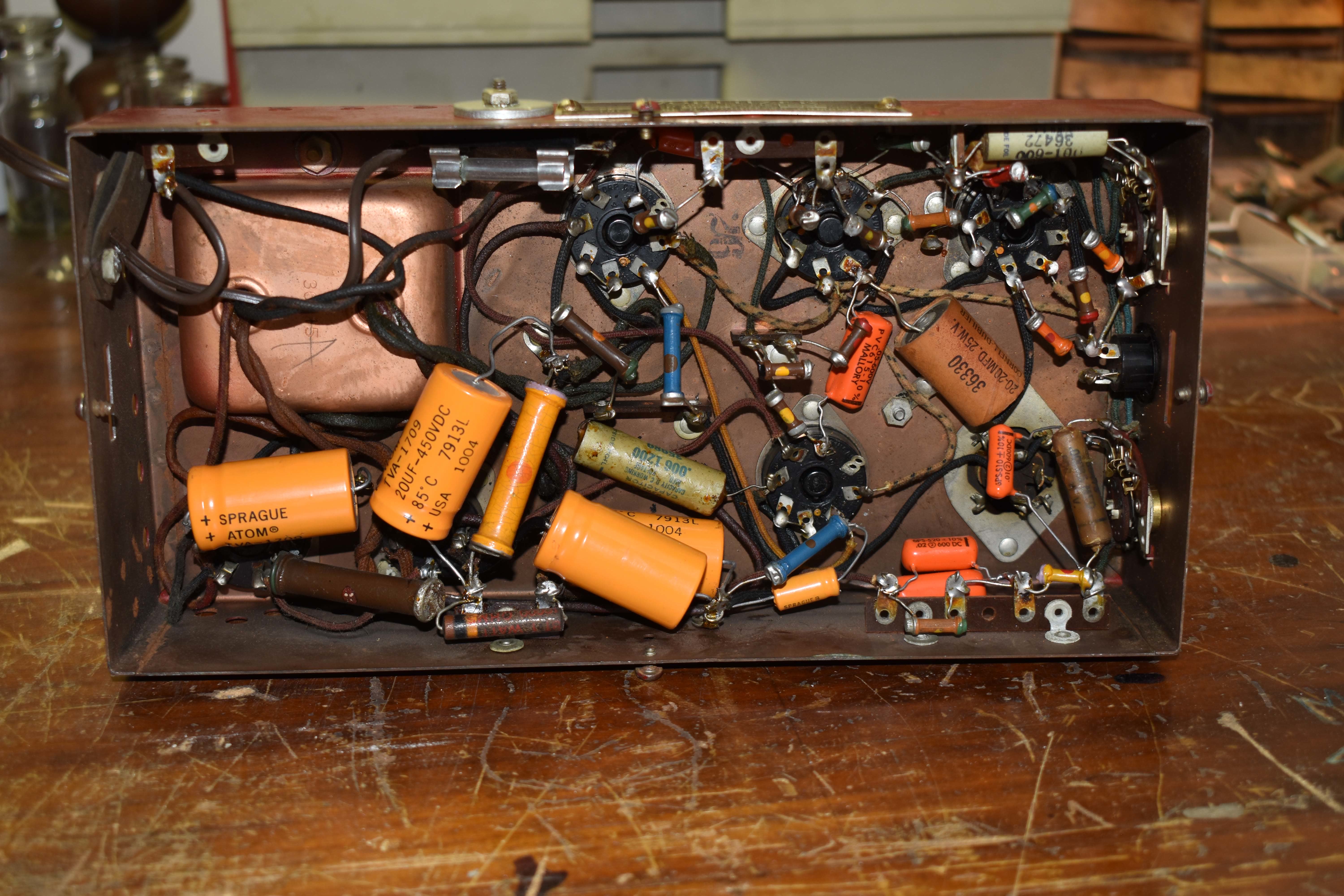 Amplifier underside